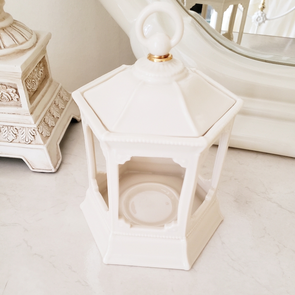 Lenox Lantern